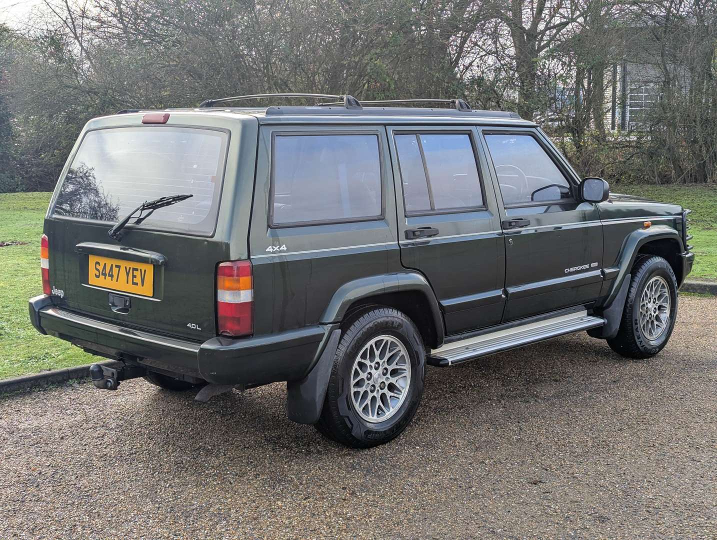 <p>1998 JEEP CHEROKEE 4.0 AUTO LIMITED</p>