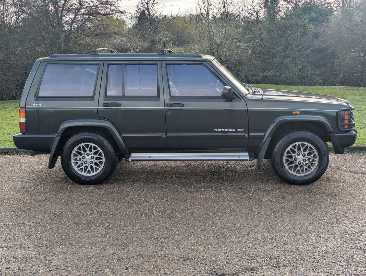 <p>1998 JEEP CHEROKEE 4.0 AUTO LIMITED</p>