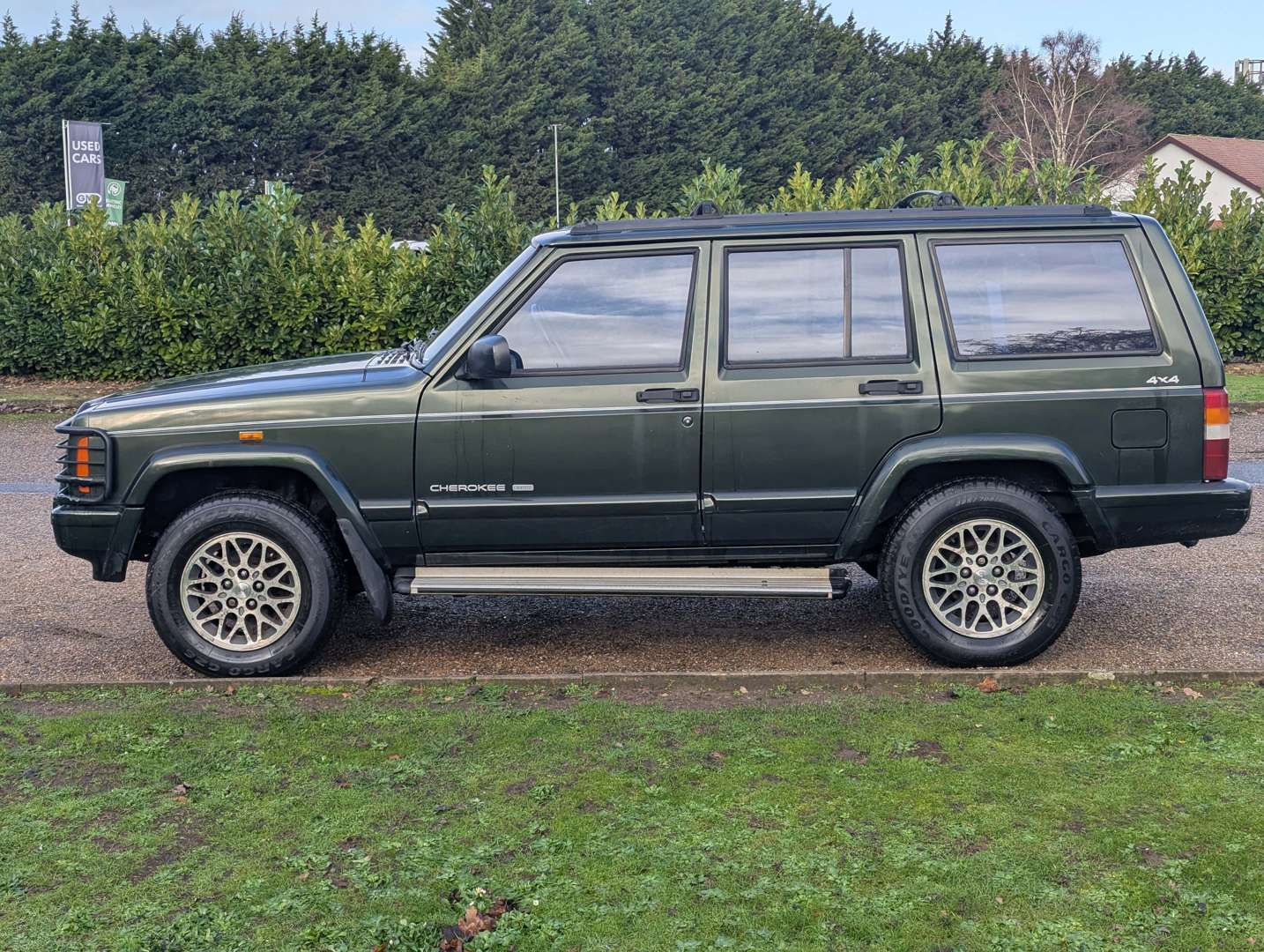 <p>1998 JEEP CHEROKEE 4.0 AUTO LIMITED</p>