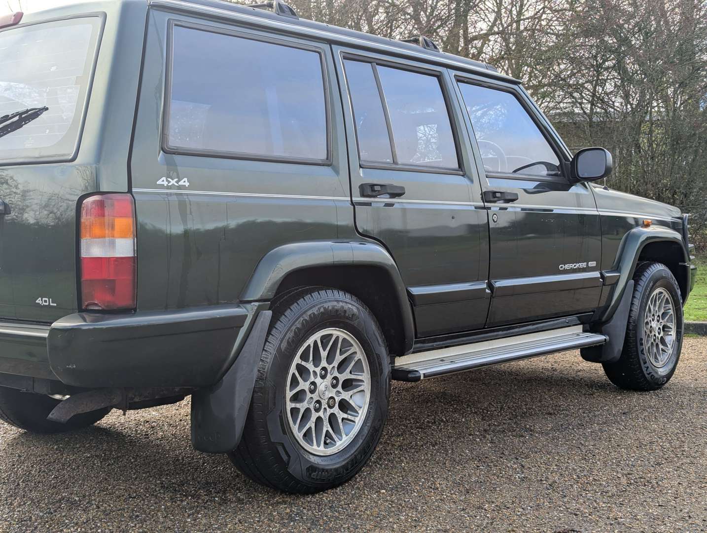<p>1998 JEEP CHEROKEE 4.0 AUTO LIMITED</p>