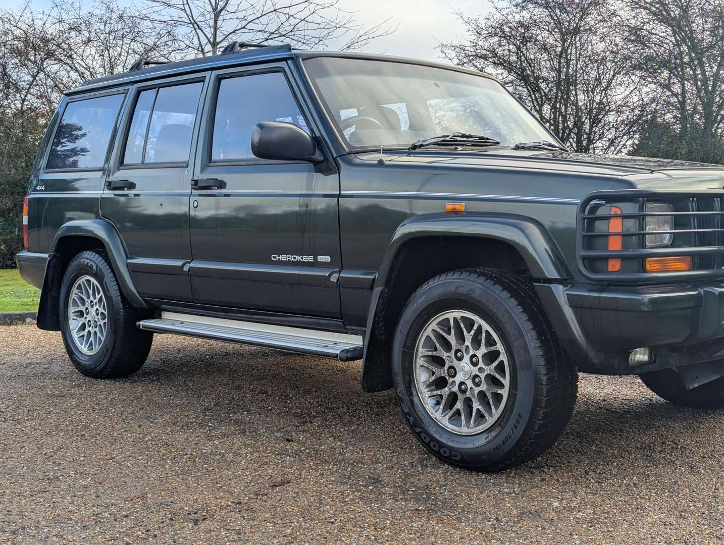 <p>1998 JEEP CHEROKEE 4.0 AUTO LIMITED</p>