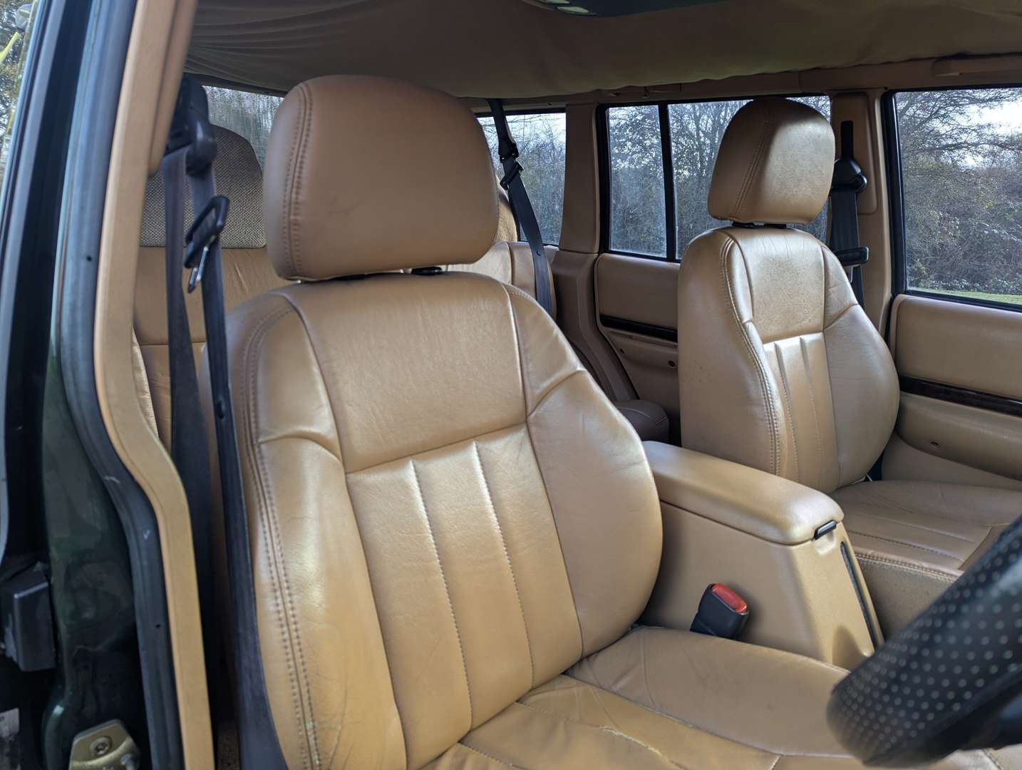 <p>1998 JEEP CHEROKEE 4.0 AUTO LIMITED</p>