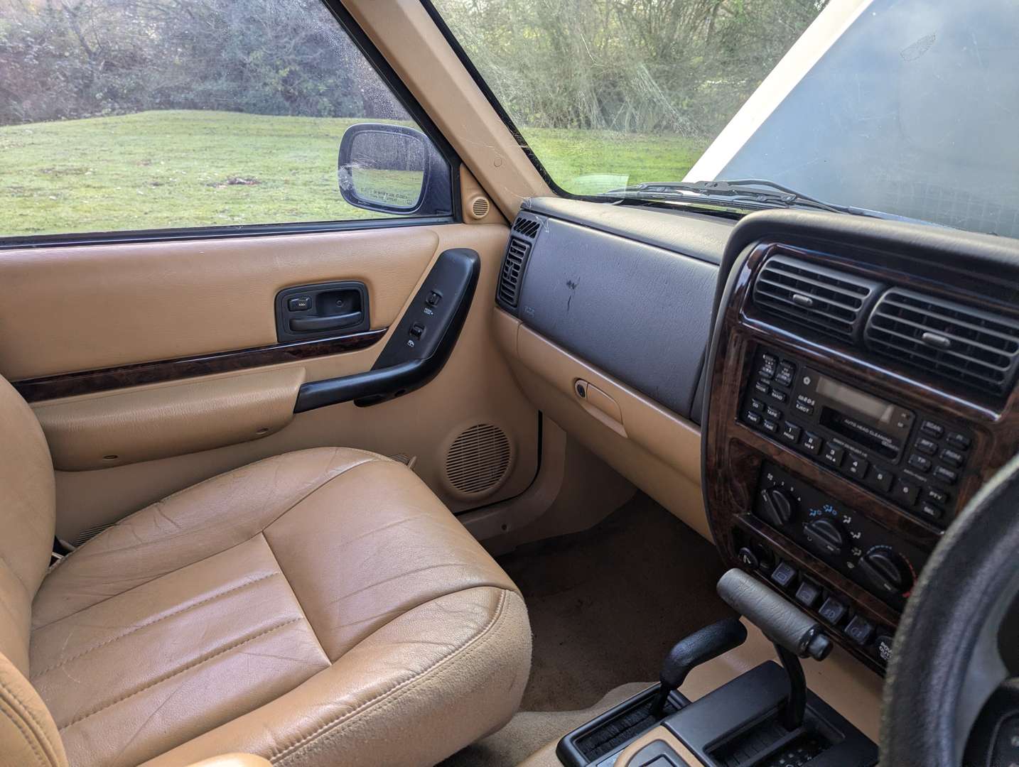 <p>1998 JEEP CHEROKEE 4.0 AUTO LIMITED</p>