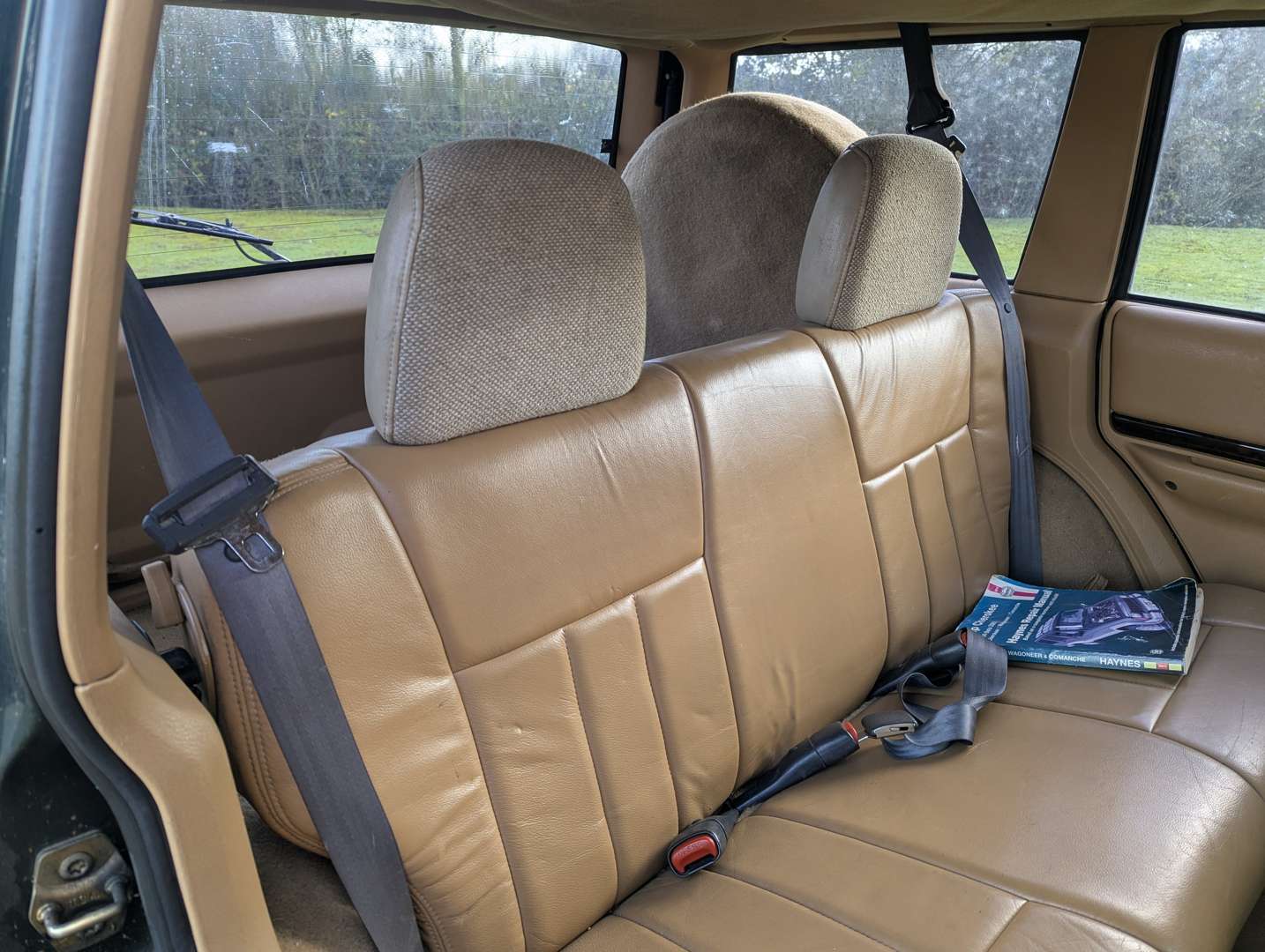 <p>1998 JEEP CHEROKEE 4.0 AUTO LIMITED</p>