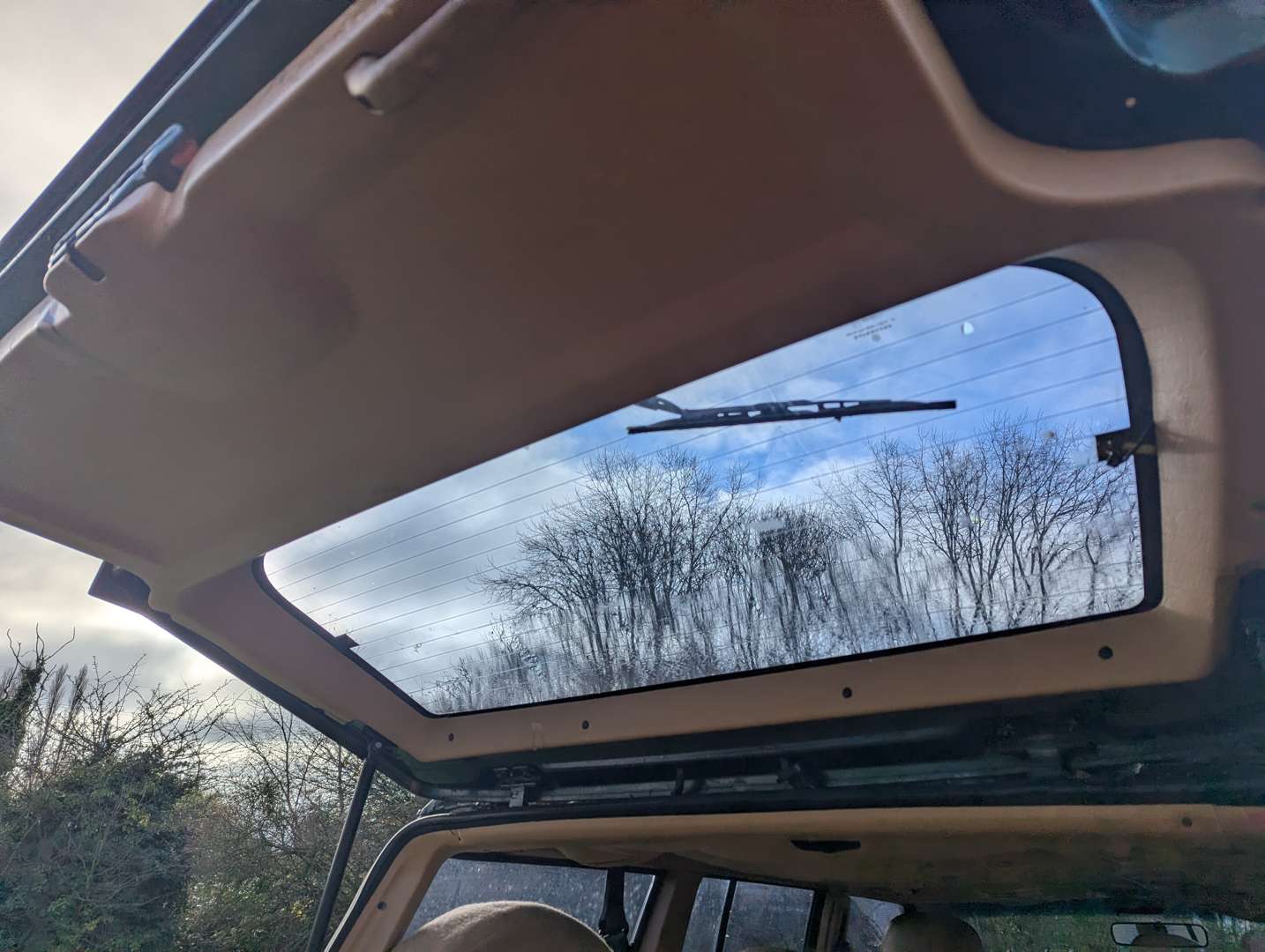 <p>1998 JEEP CHEROKEE 4.0 AUTO LIMITED</p>