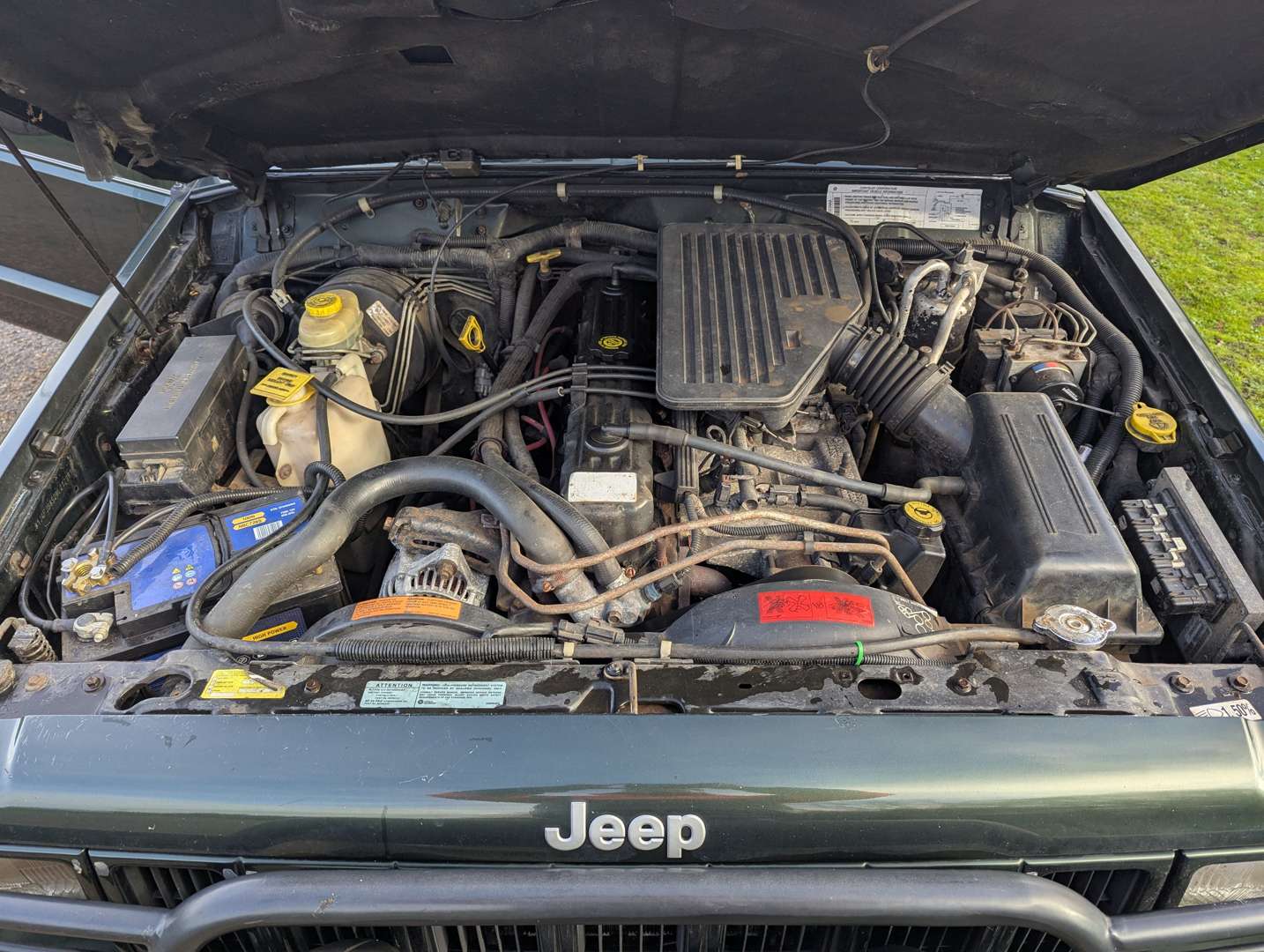 <p>1998 JEEP CHEROKEE 4.0 AUTO LIMITED</p>