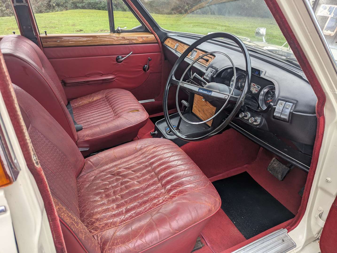 <p>1968 TRIUMPH 2000 AUTO</p>