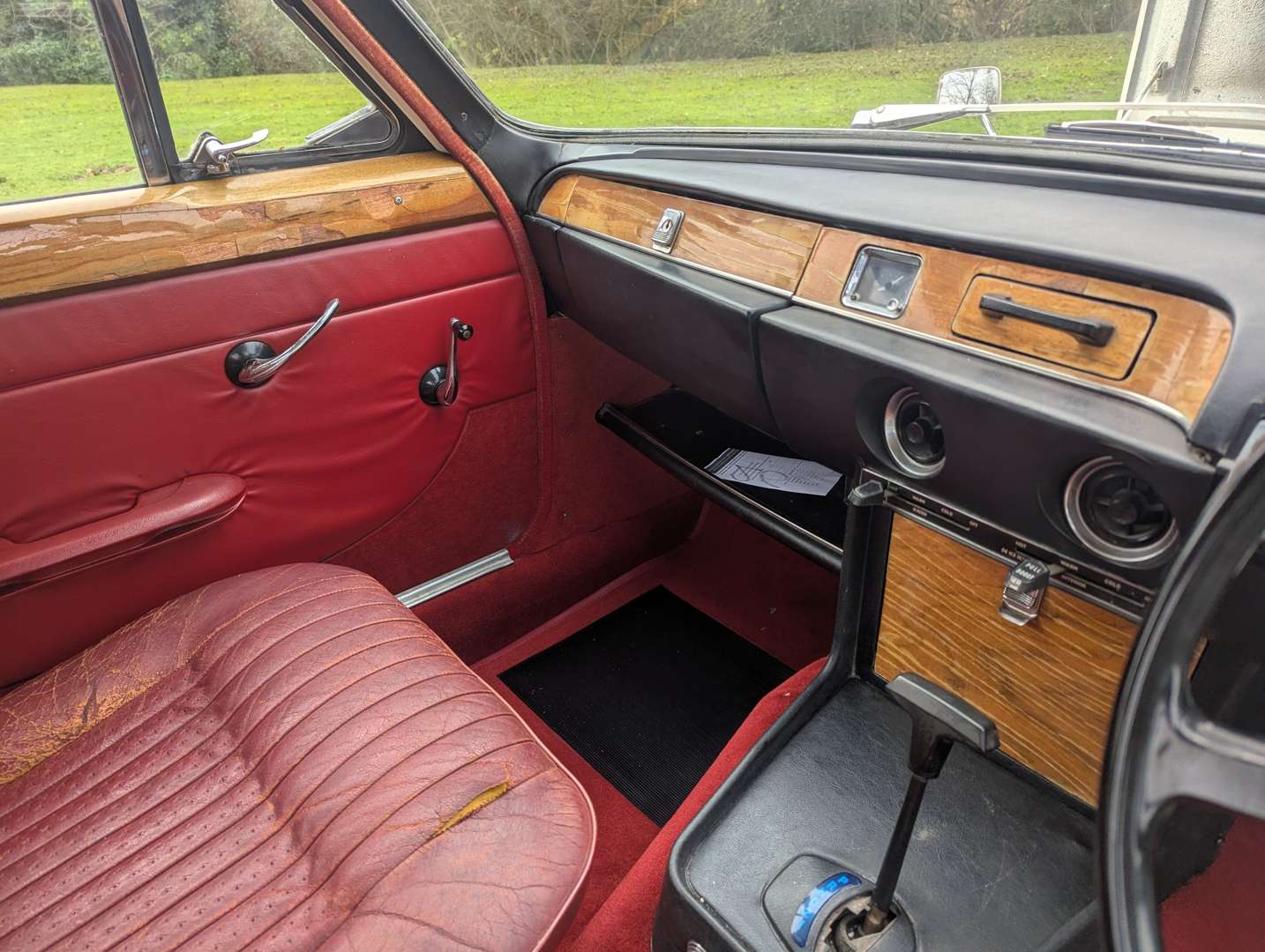 <p>1968 TRIUMPH 2000 AUTO</p>