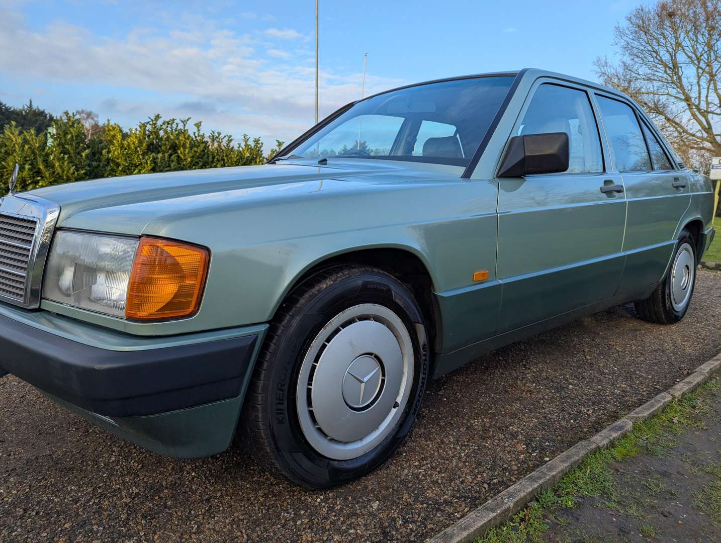 <p>1989 MERCEDES 190E AUTO&nbsp;</p>