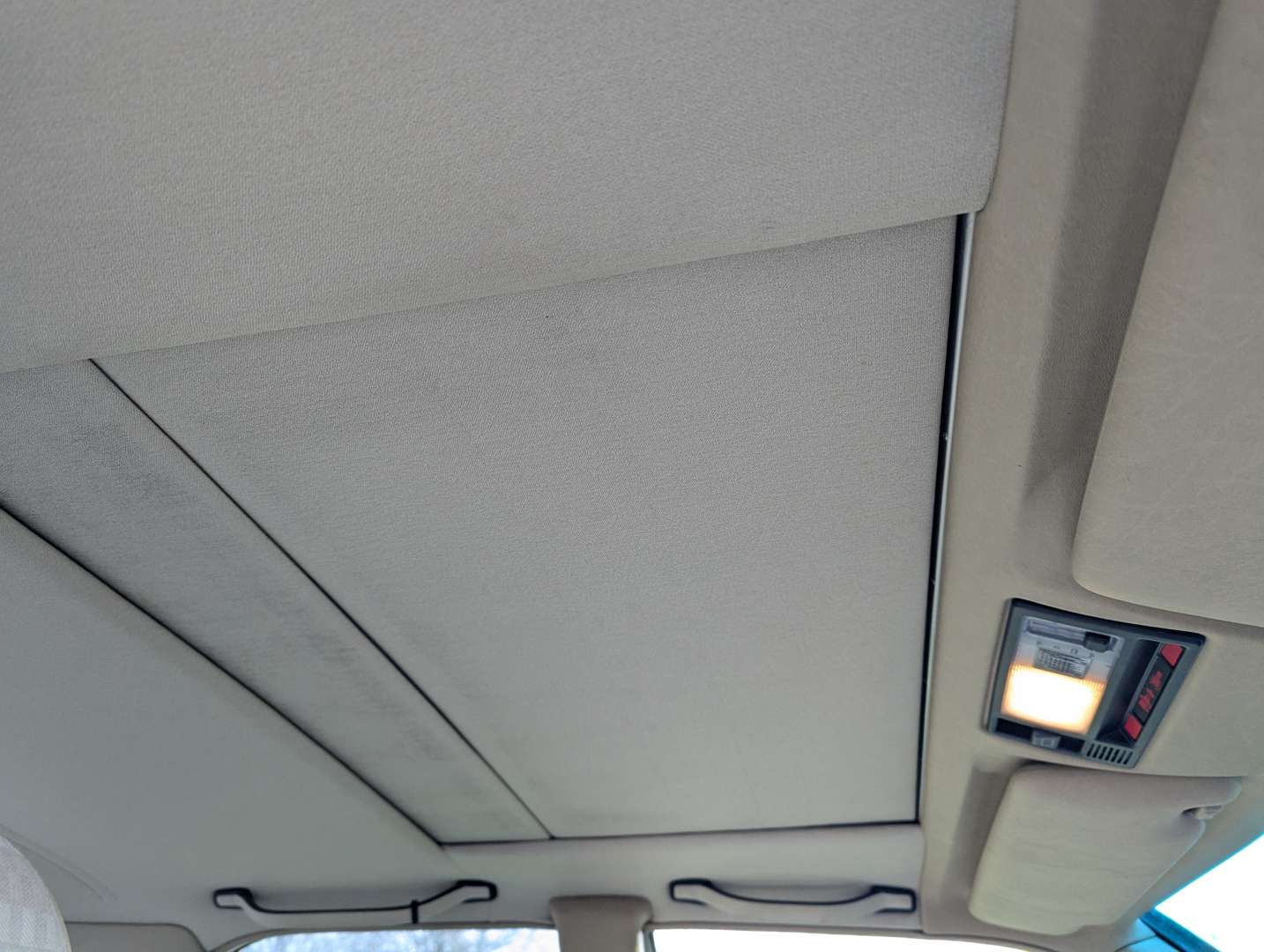 <p>1989 MERCEDES 190E AUTO&nbsp;</p>