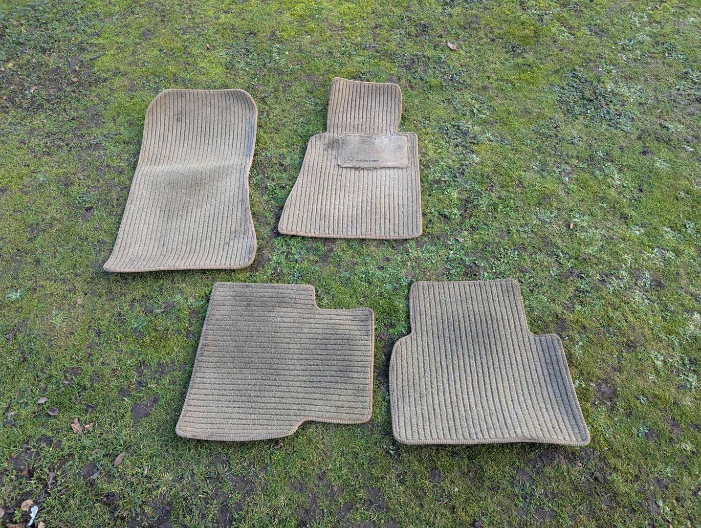 <p>1989 MERCEDES 190E AUTO&nbsp;</p>