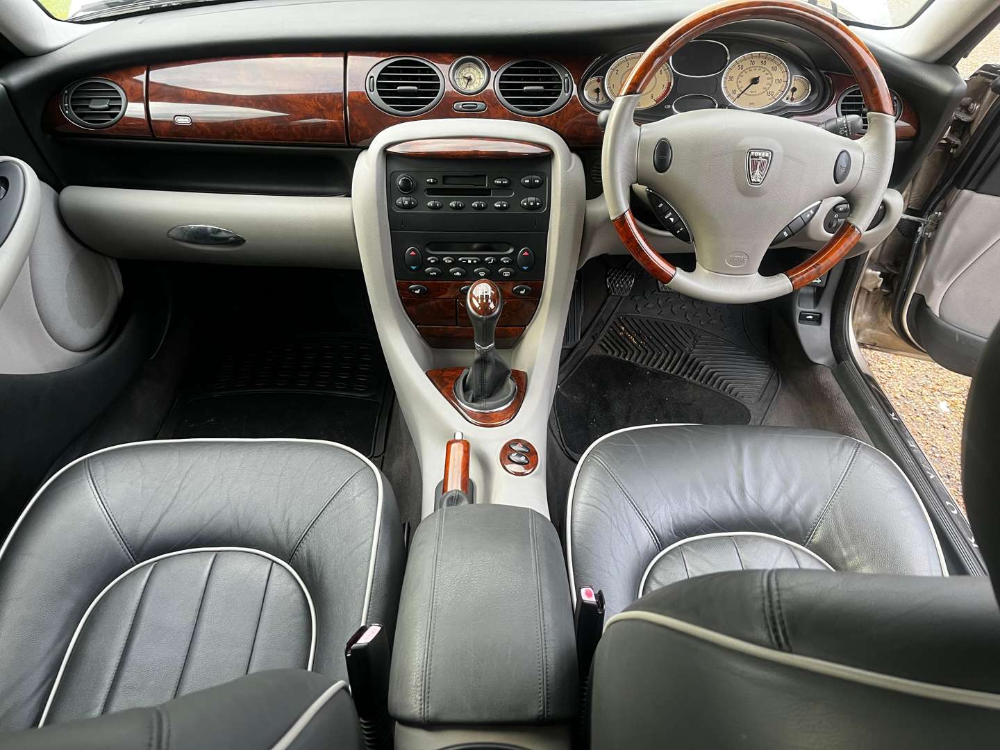 <p>2002 ROVER 75 2.5 CONNOISSEUR TOURER</p>