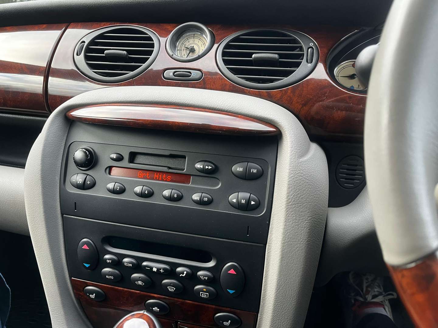 <p>2002 ROVER 75 2.5 CONNOISSEUR TOURER</p>