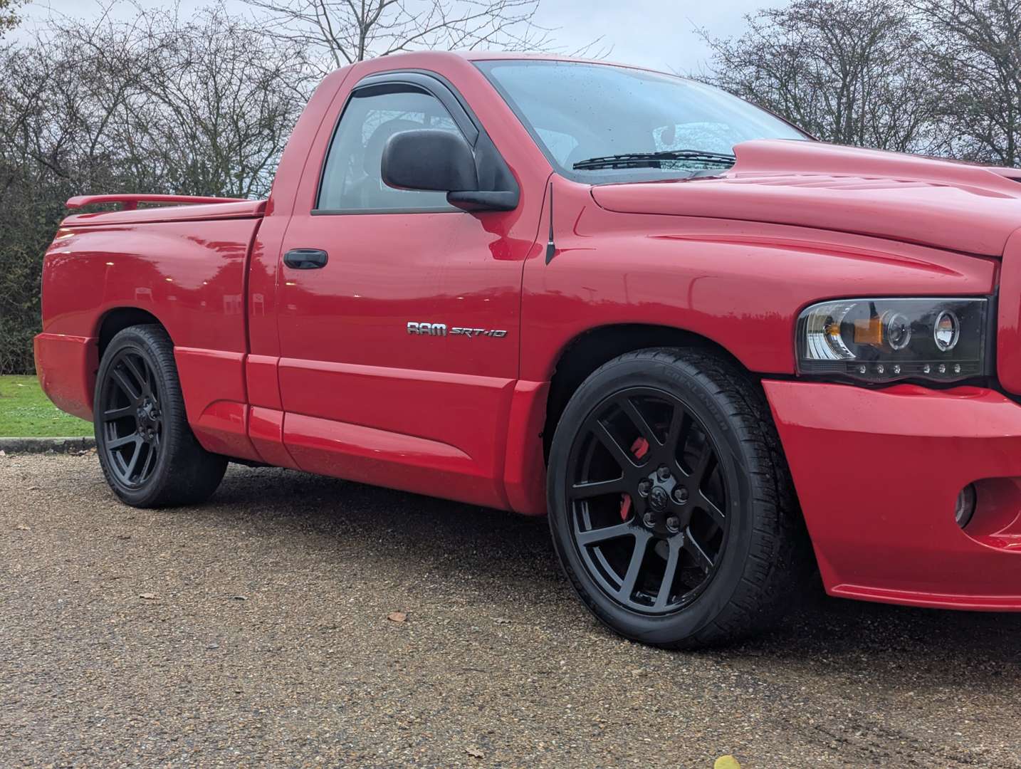 <p>2005 DODGE RAM SRT-10 LHD</p>