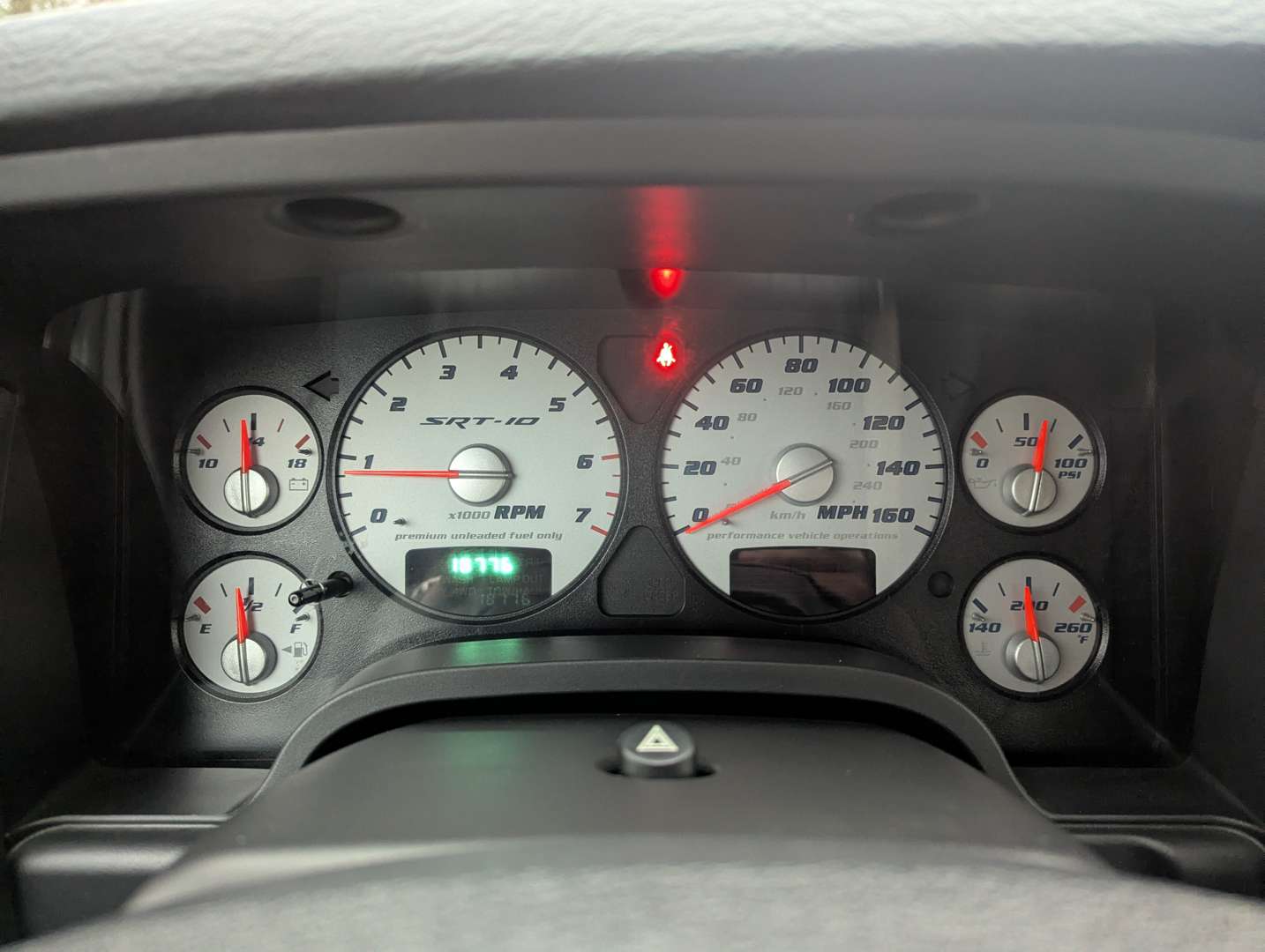 <p>2005 DODGE RAM SRT-10 LHD</p>