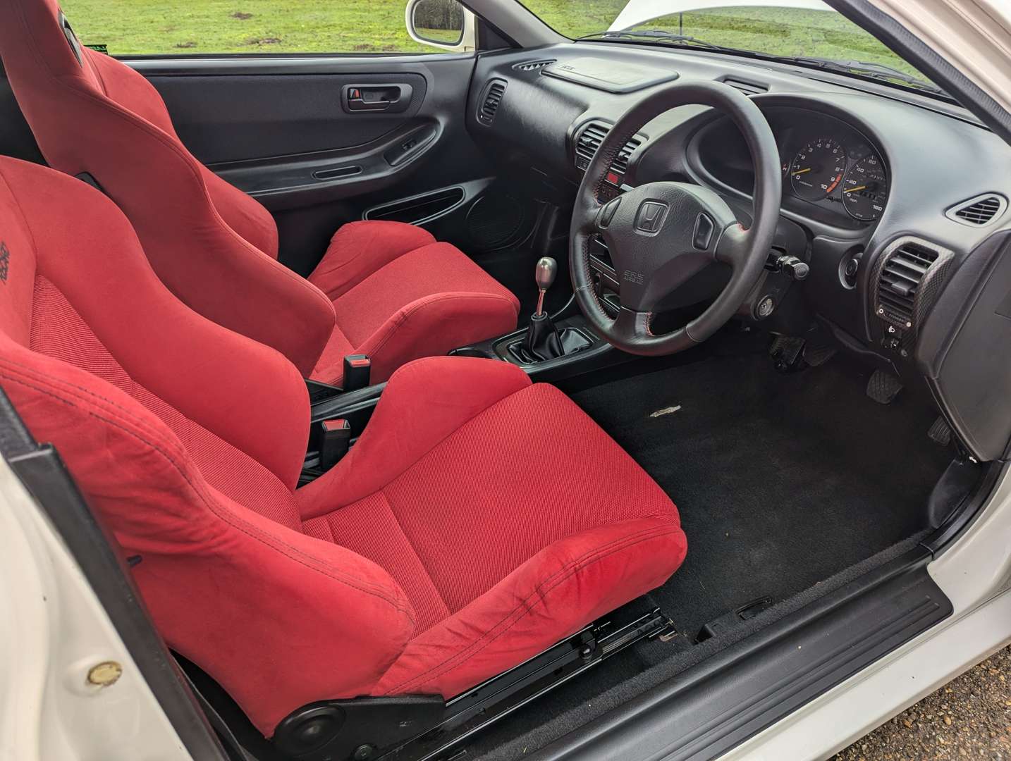 <p>1998 HONDA INTEGRA TYPE R DC2 - ONE REGISTERED OWNER FROM NEW</p>