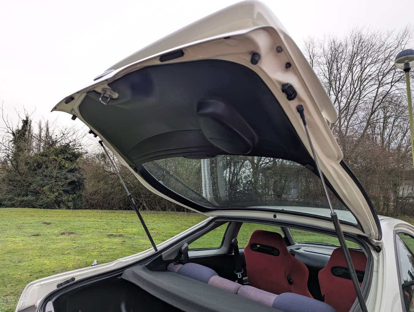 <p>1998 HONDA INTEGRA TYPE R DC2 - ONE REGISTERED OWNER FROM NEW</p>