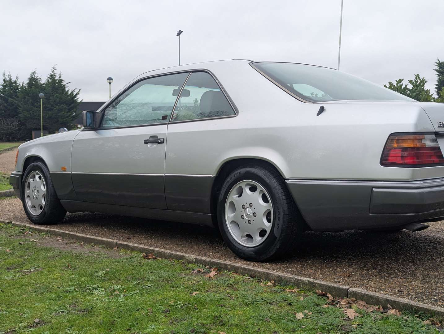 <p>1992 MERCEDES 300CE-24 C124 AUTO</p>