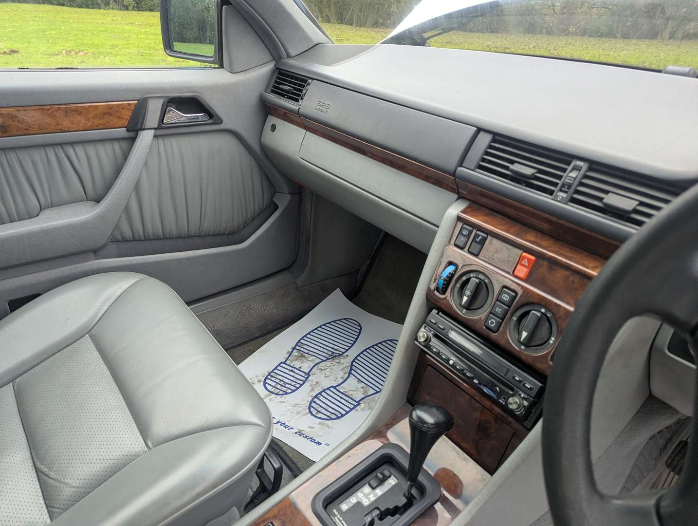 <p>1992 MERCEDES 300CE-24 C124 AUTO</p>