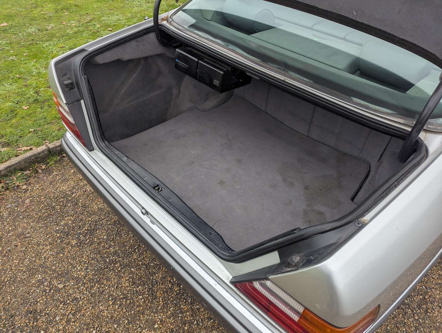 <p>1992 MERCEDES 300CE-24 C124 AUTO</p>
