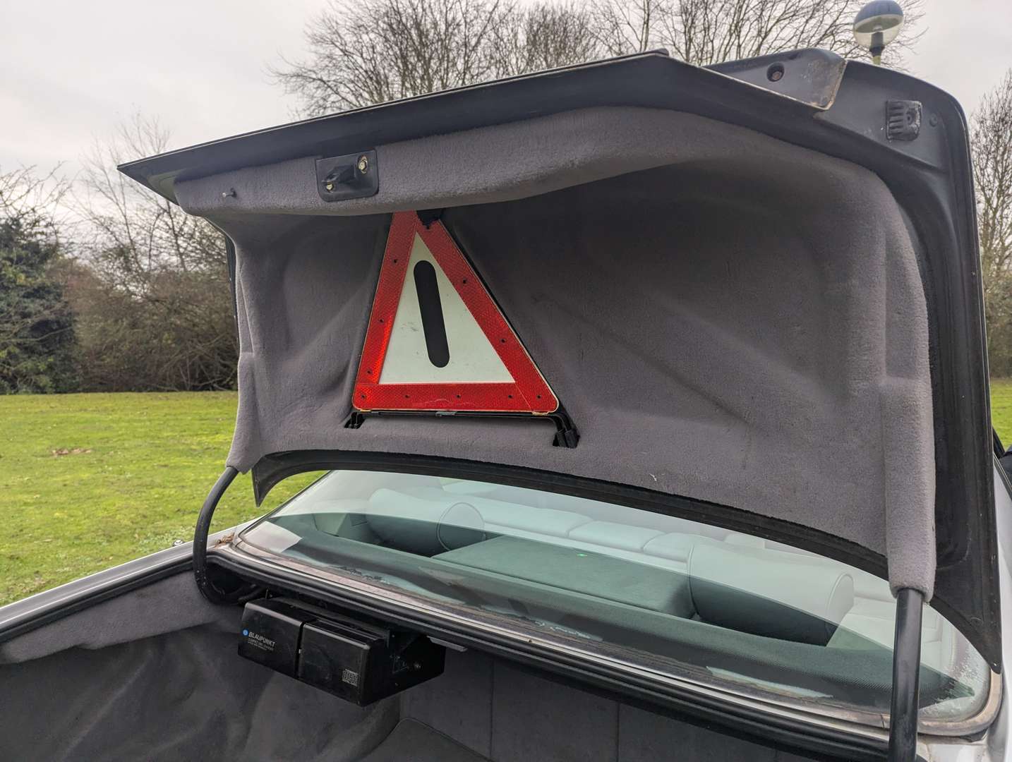 <p>1992 MERCEDES 300CE-24 C124 AUTO</p>