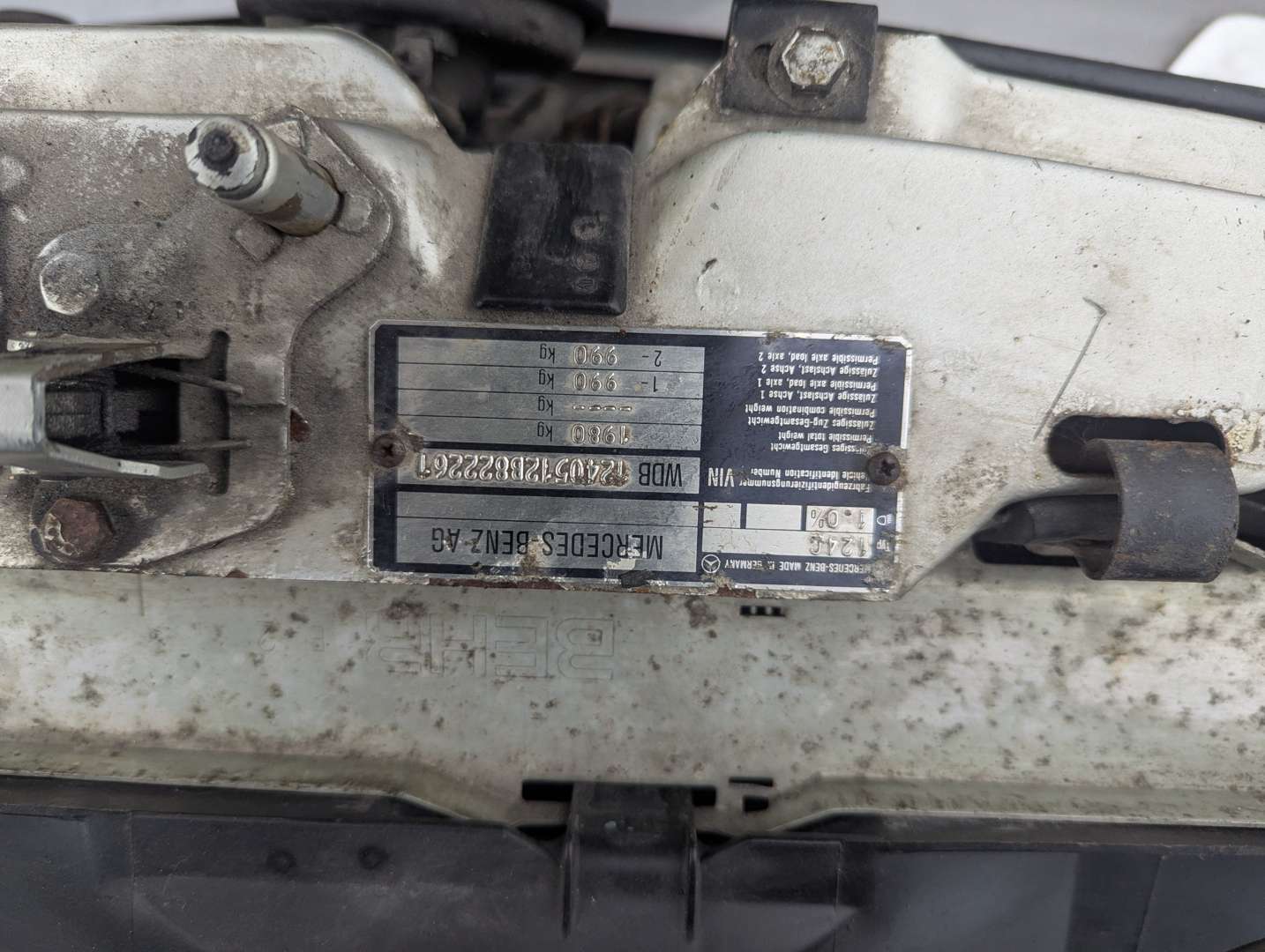 <p>1992 MERCEDES 300CE-24 C124 AUTO</p>