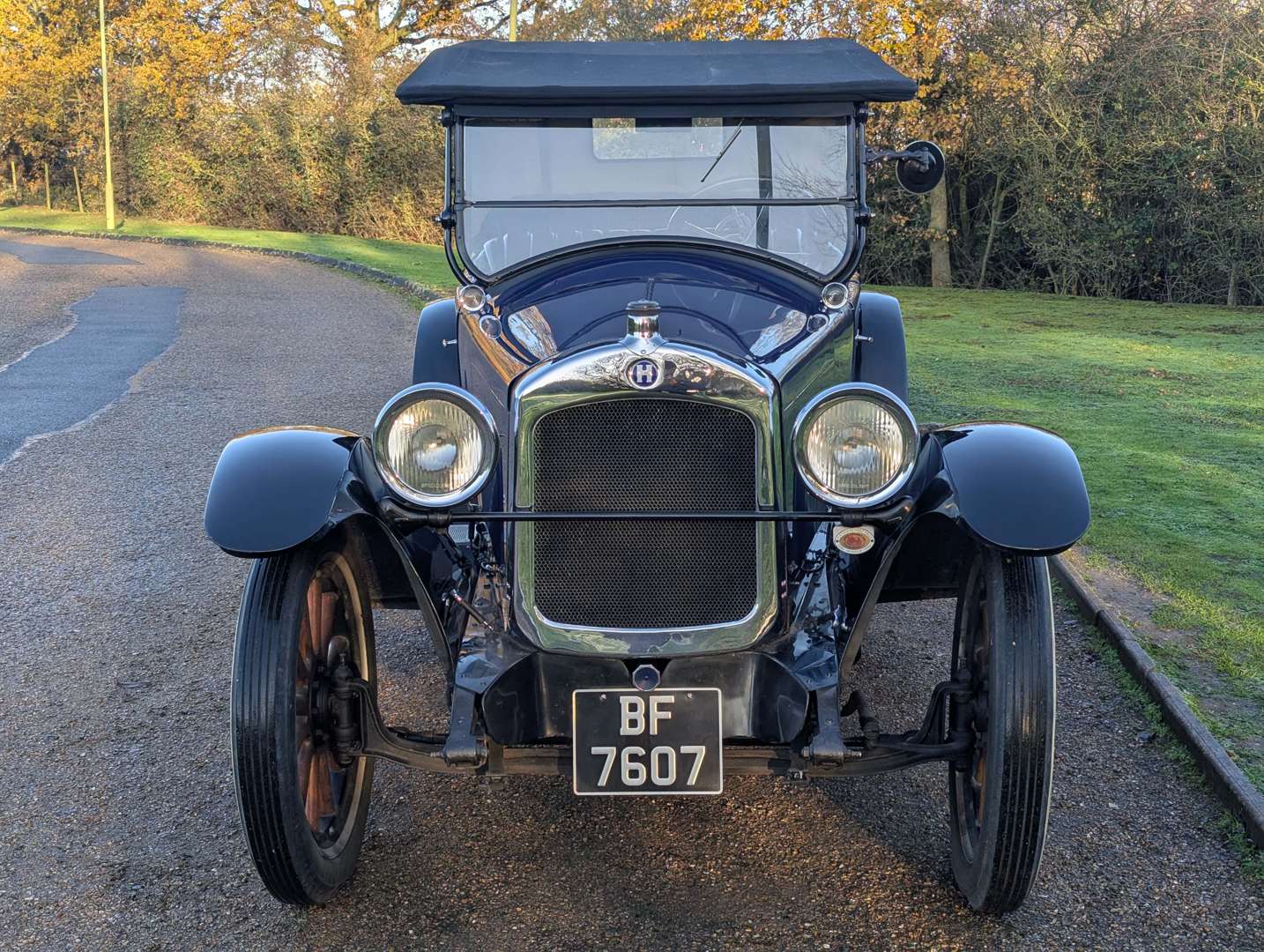 <p>1923 HUPMOBILE R11 FOUR DOOR TOURER LHD</p>