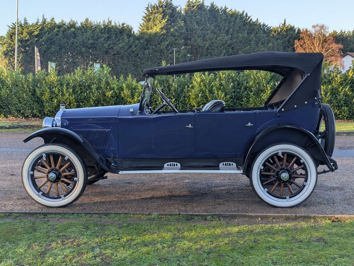 <p>1923 HUPMOBILE R11 FOUR DOOR TOURER LHD</p>