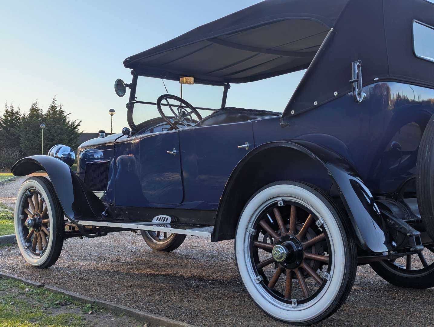 <p>1923 HUPMOBILE R11 FOUR DOOR TOURER LHD</p>