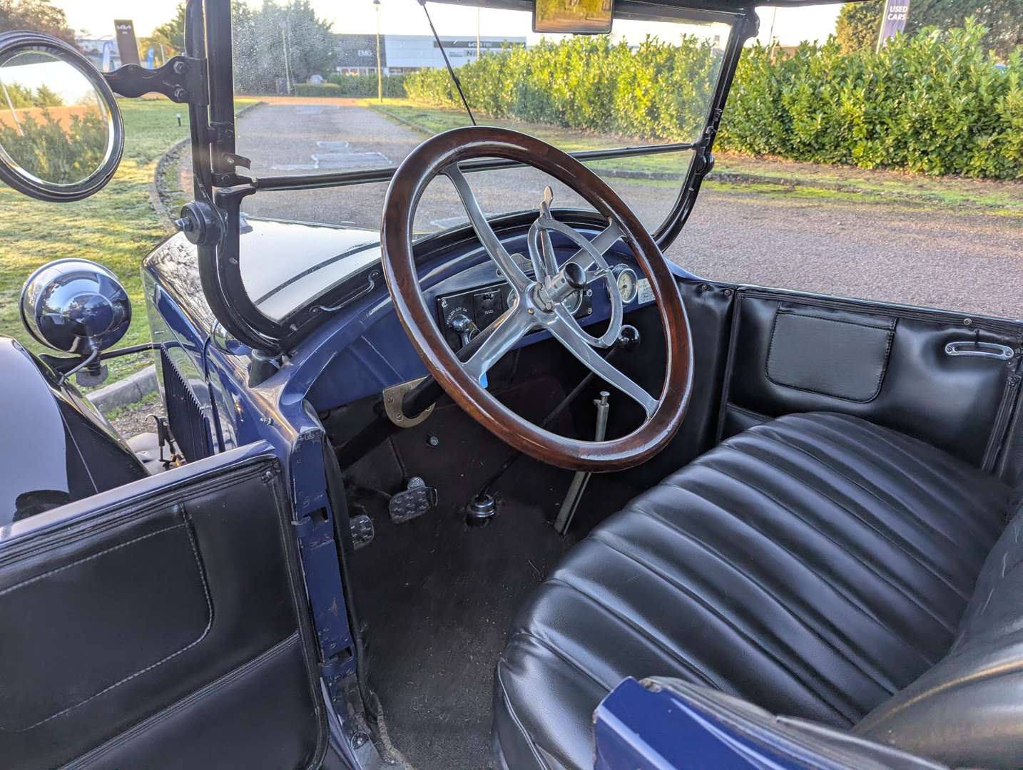 <p>1923 HUPMOBILE R11 FOUR DOOR TOURER LHD</p>