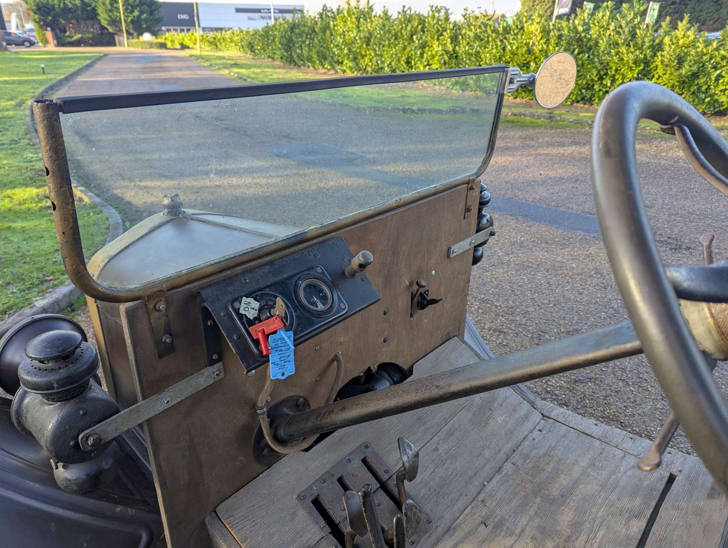 <p>1925 FORD MODEL T FLAT-BED PICK-UP LHD</p>