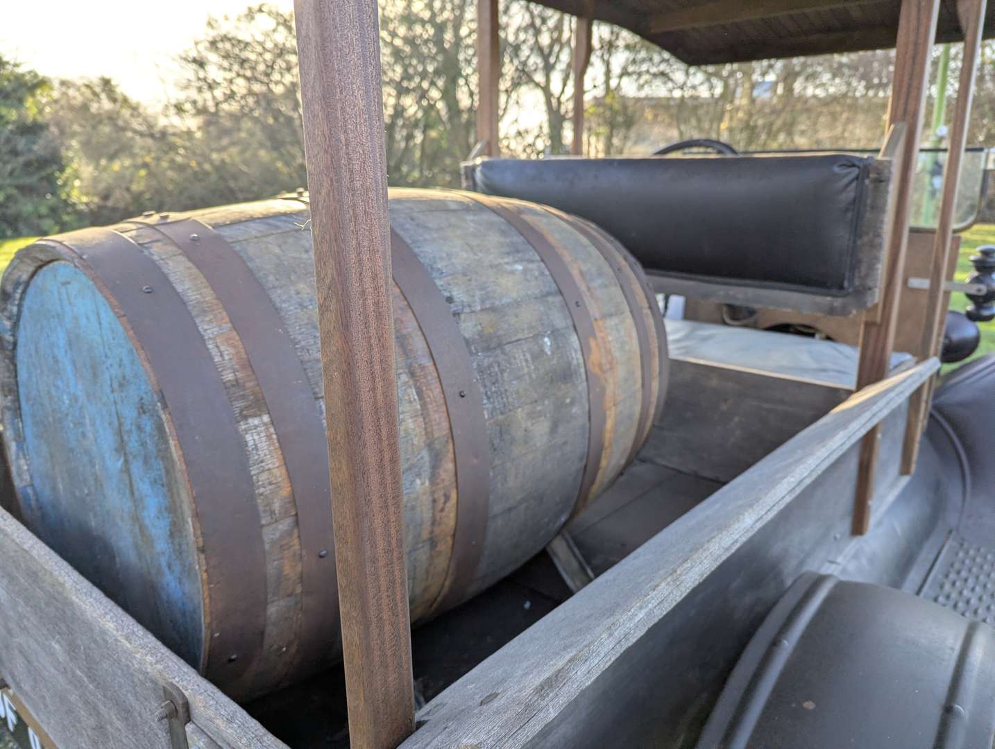 <p>1925 FORD MODEL T FLAT-BED PICK-UP LHD</p>