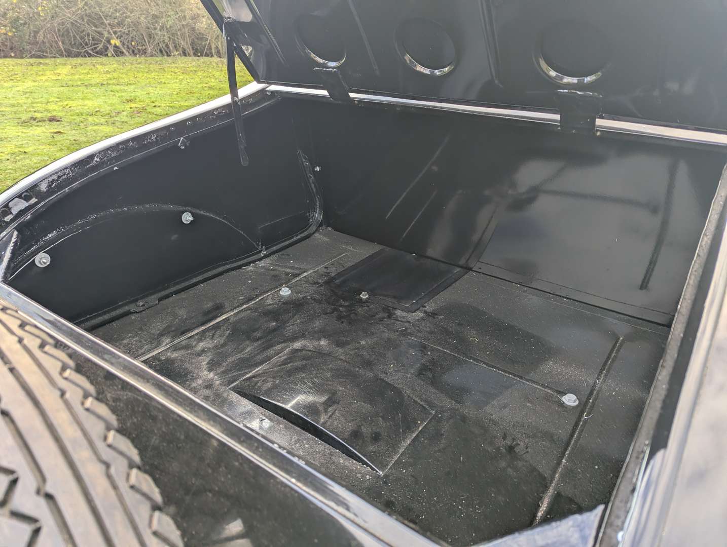 <p>1925 FORD MODEL T FLAT-BED PICK-UP LHD</p>