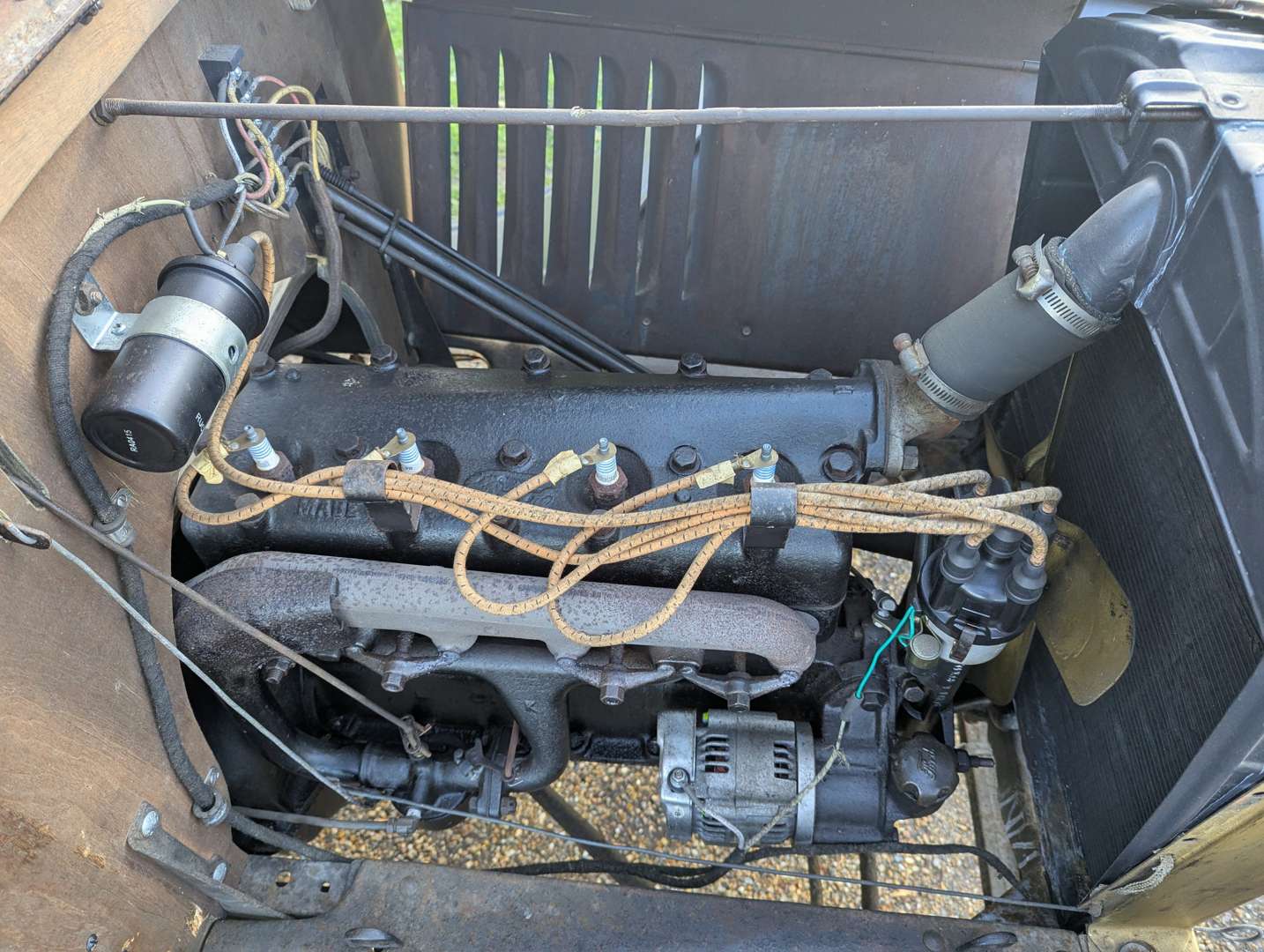 <p>1925 FORD MODEL T FLAT-BED PICK-UP LHD</p>