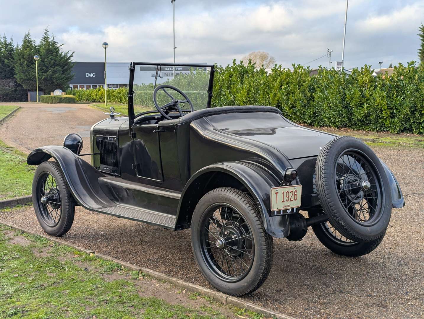 <p>1926 FORD MODEL T RUNABOUT LHD</p>