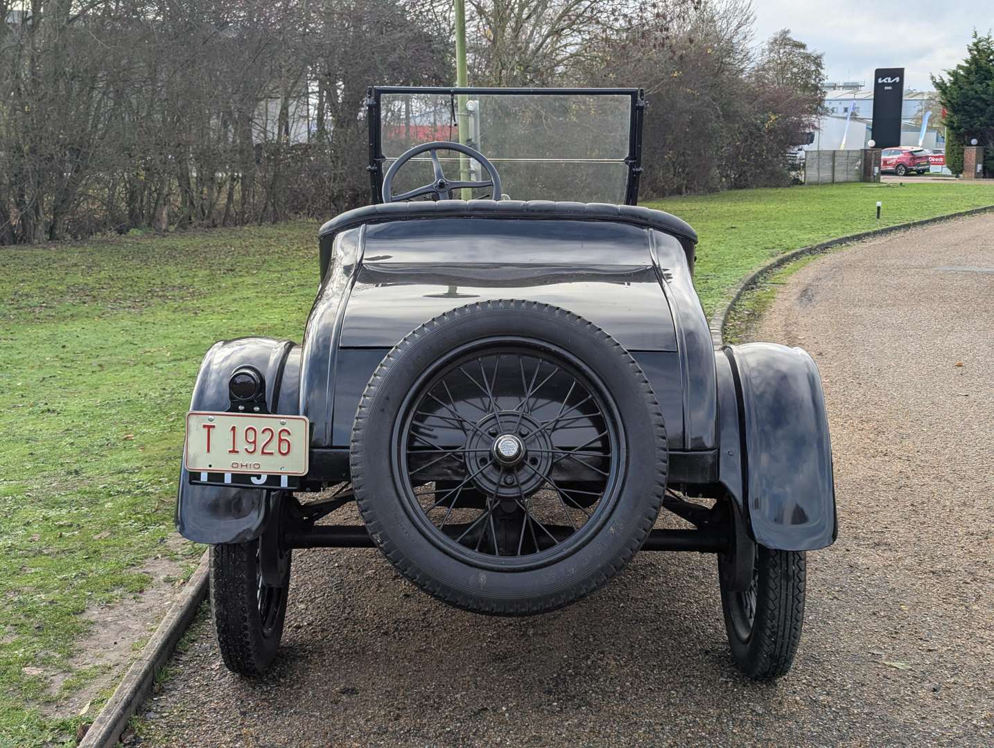 <p>1926 FORD MODEL T RUNABOUT LHD</p>