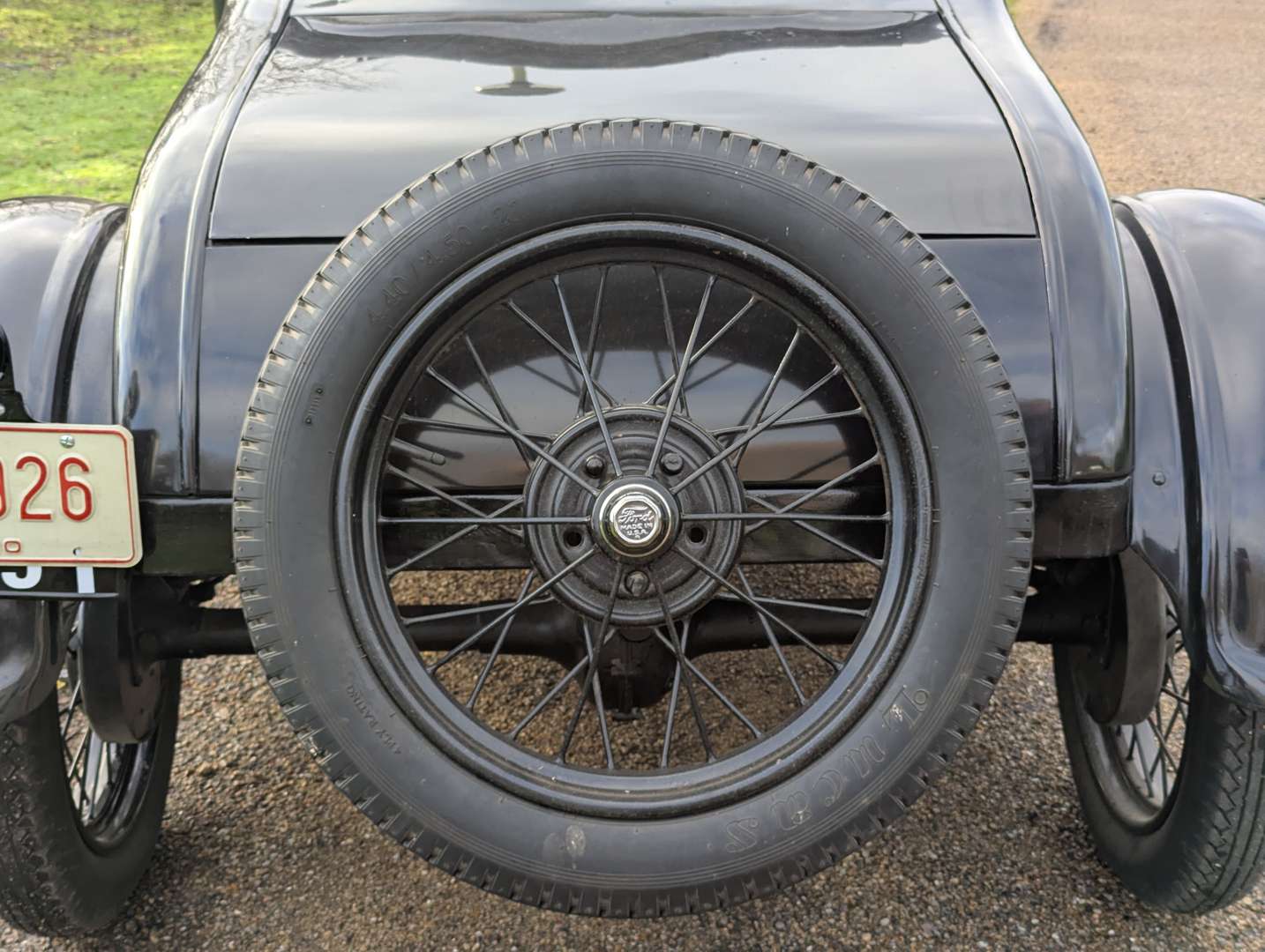 <p>1926 FORD MODEL T RUNABOUT LHD</p>