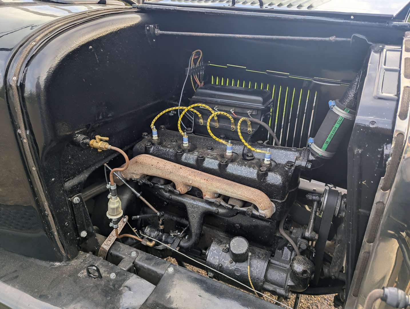 <p>1926 FORD MODEL T RUNABOUT LHD</p>