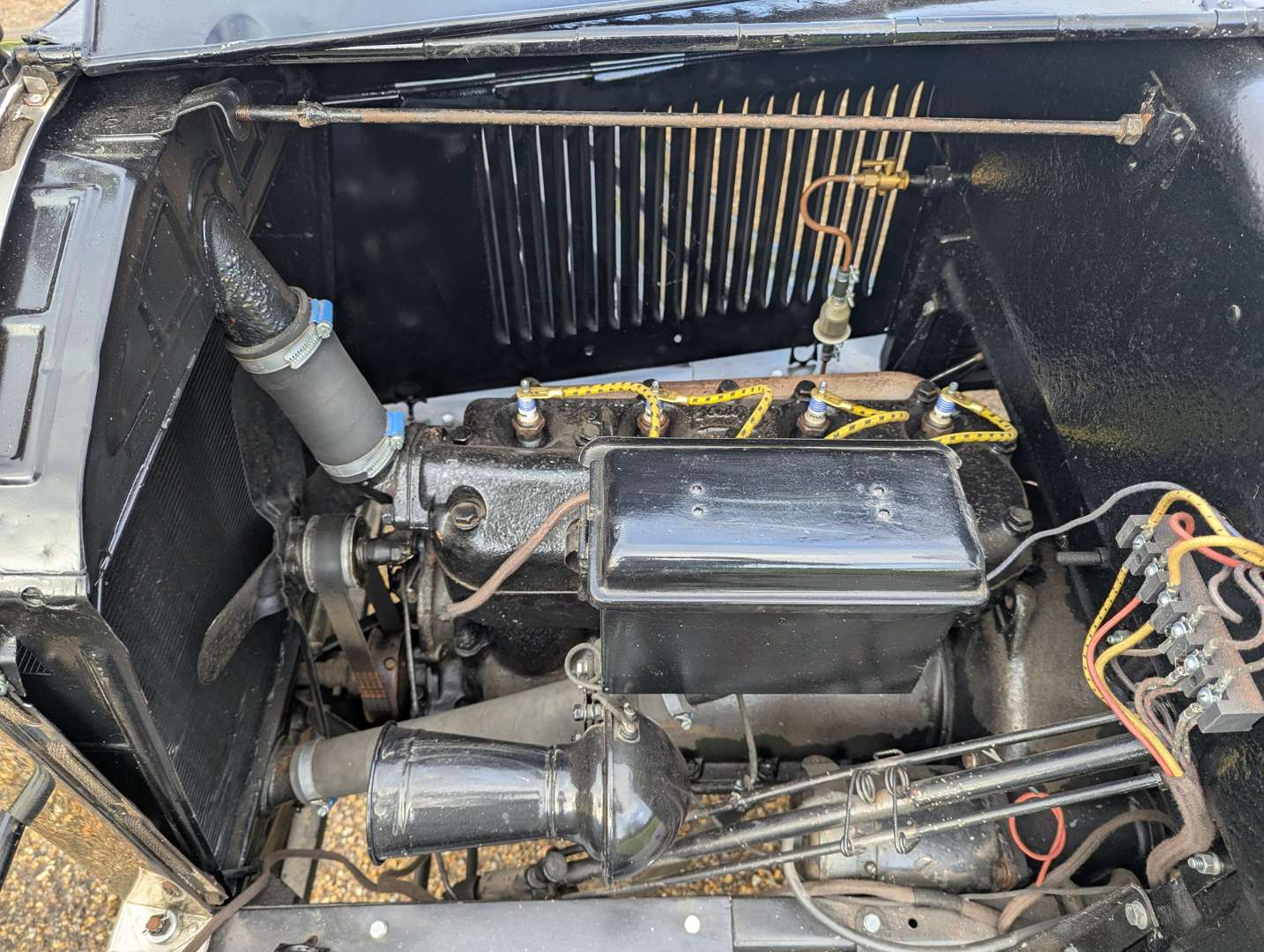 <p>1926 FORD MODEL T RUNABOUT LHD</p>