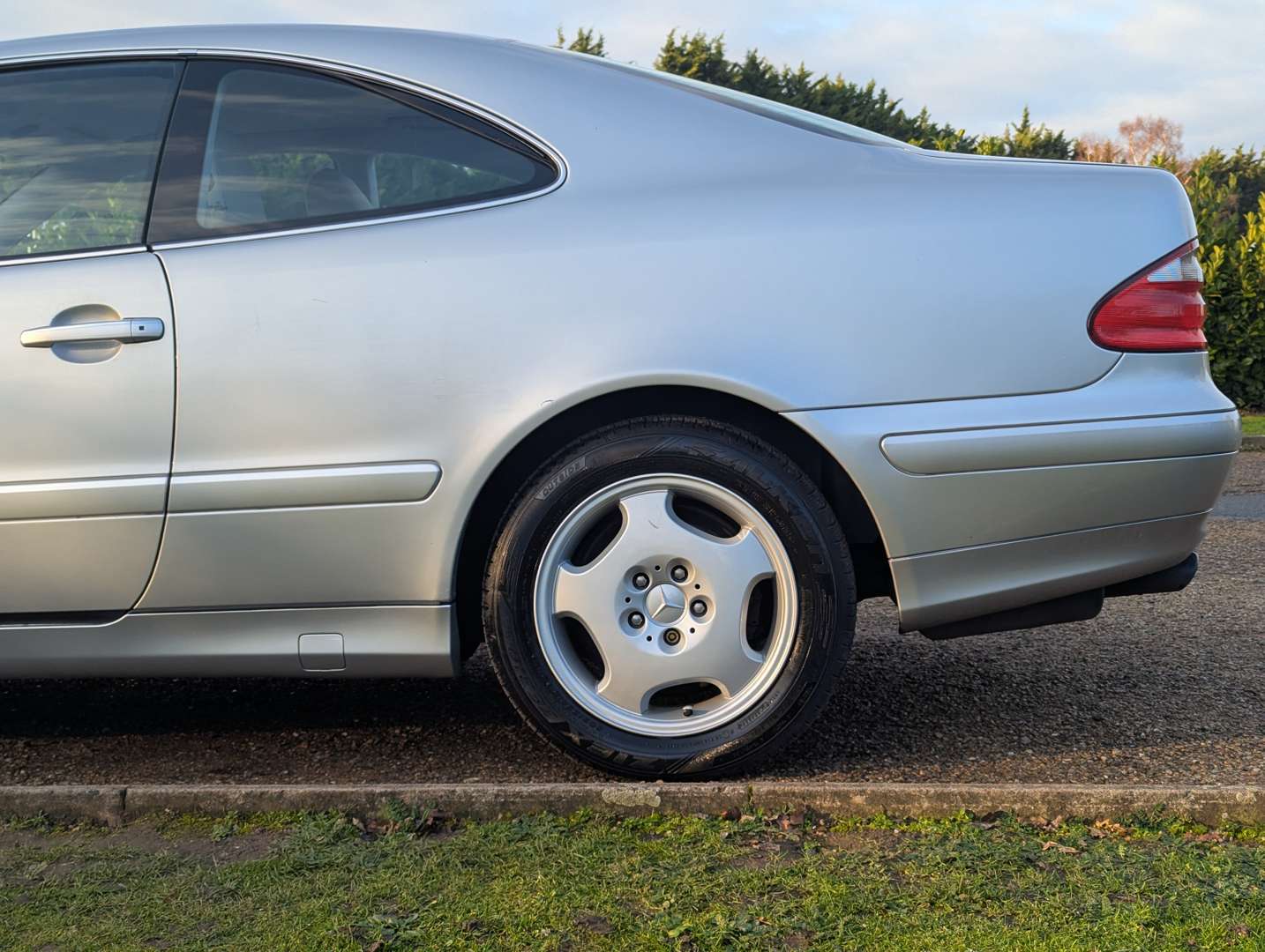 <p>2000 MERCEDES CLK 230 ELEGANCE KOMPRESSOR C208 AUTO</p>
