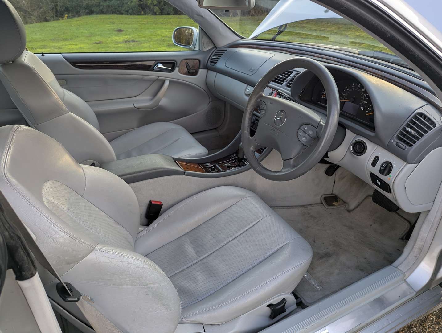 <p>2000 MERCEDES CLK 230 ELEGANCE KOMPRESSOR C208 AUTO</p>