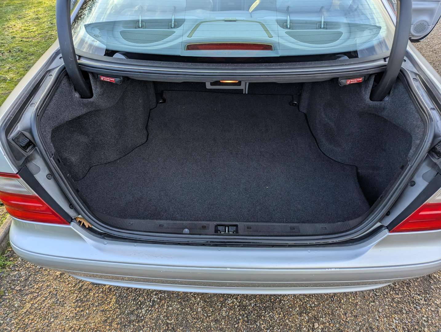 <p>2000 MERCEDES CLK 230 ELEGANCE KOMPRESSOR C208 AUTO</p>