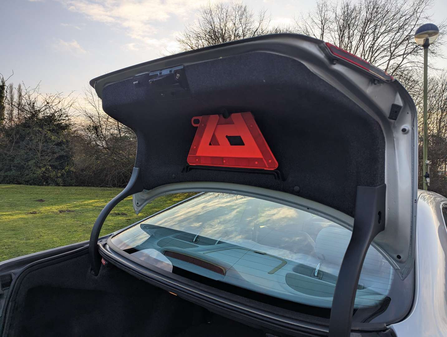 <p>2000 MERCEDES CLK 230 ELEGANCE KOMPRESSOR C208 AUTO</p>