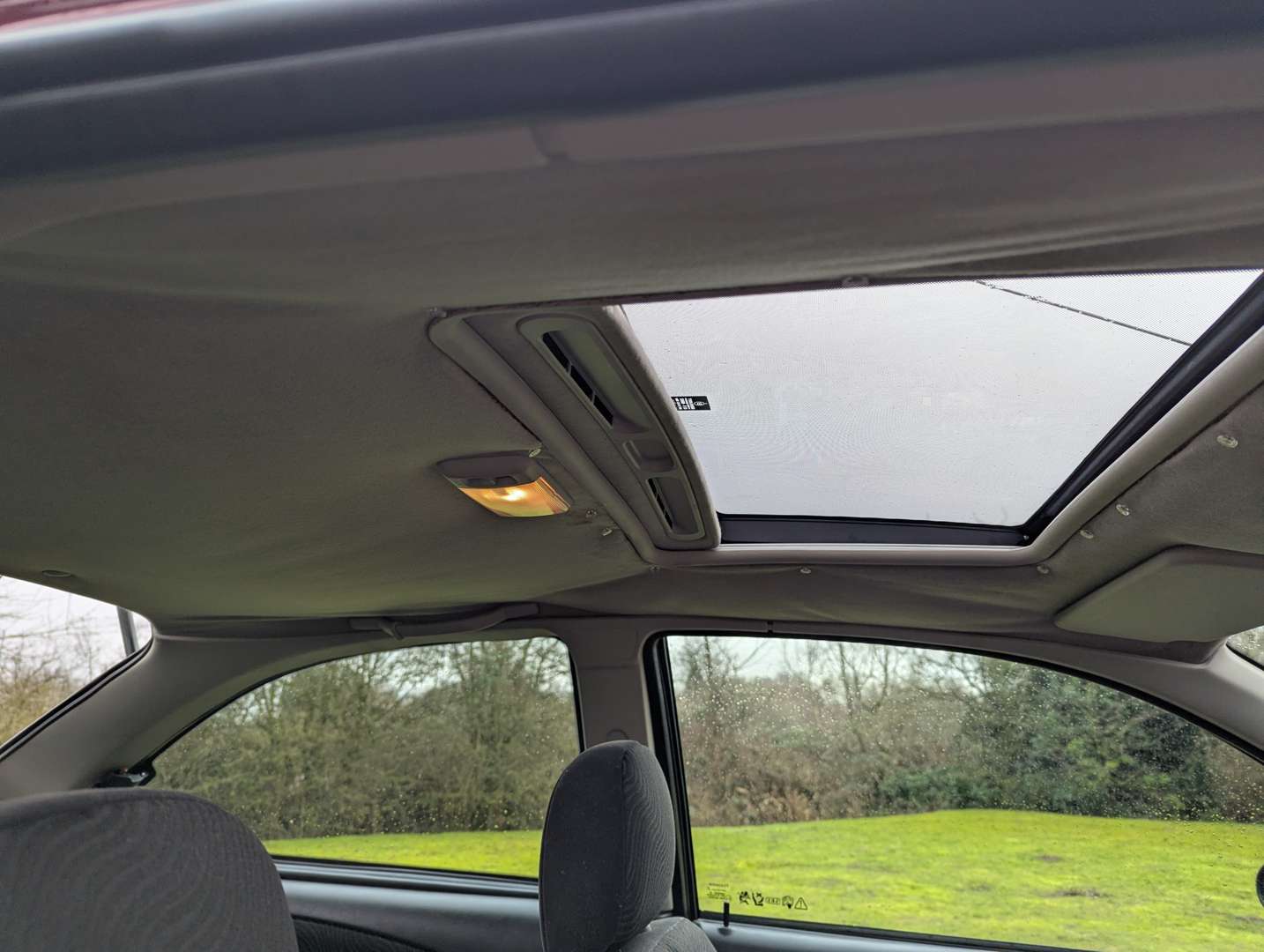 <p>2002 ROVER 25 16V</p>