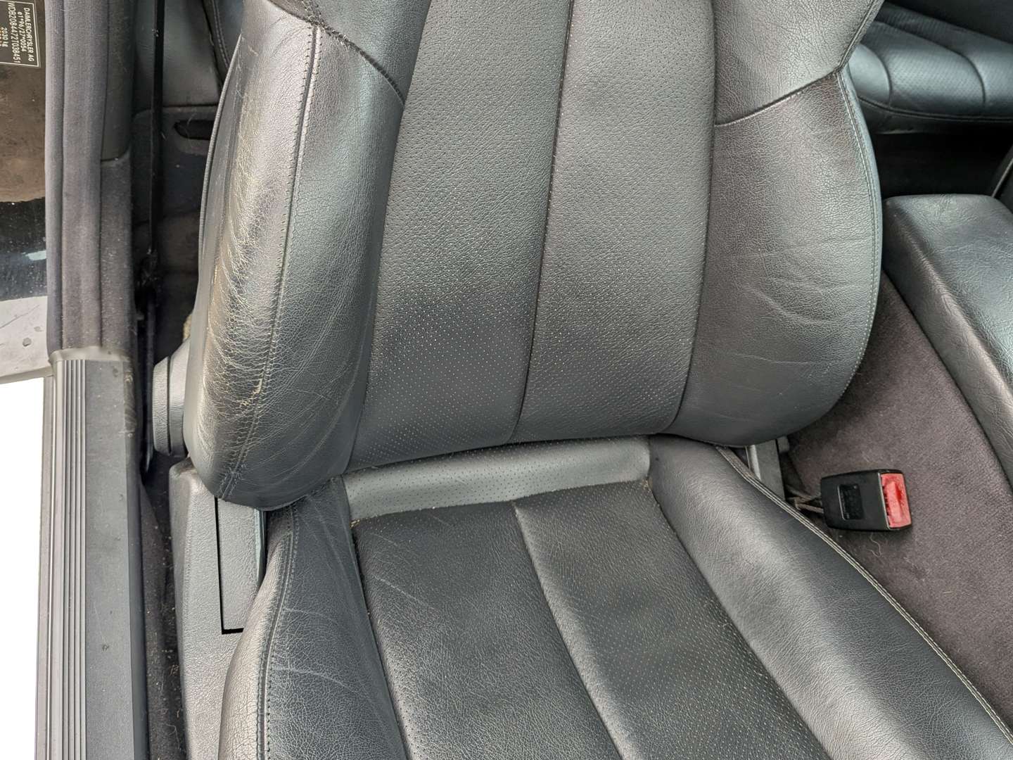 <p>1999 MERCEDES CLK230 AVANTGARDE CONVERTIBLE AUTO</p>