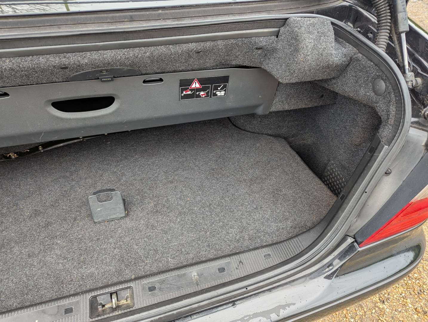 <p>1999 MERCEDES CLK230 AVANTGARDE CONVERTIBLE AUTO</p>