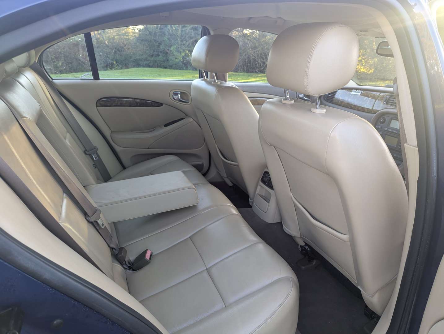 <p>2004 JAGUAR S-TYPE V6 SE AUTO</p>