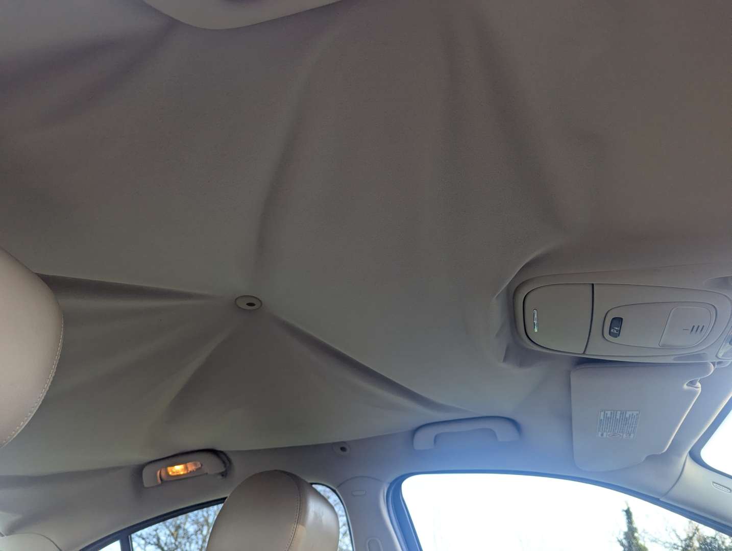 <p>2004 JAGUAR S-TYPE V6 SE AUTO</p>