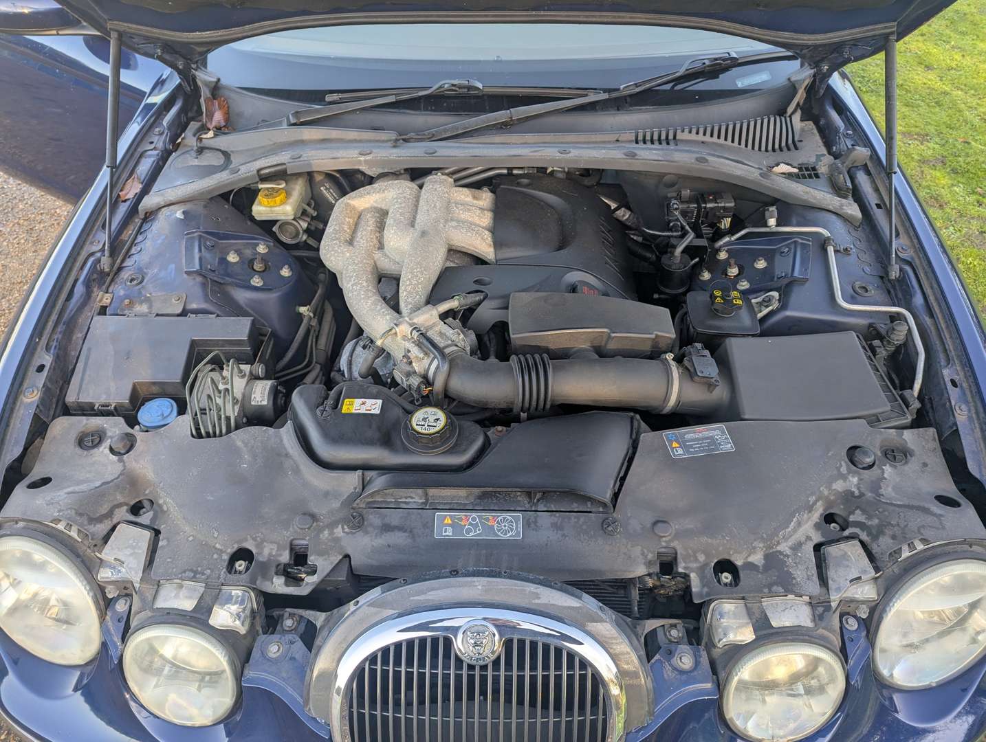 <p>2004 JAGUAR S-TYPE V6 SE AUTO</p>