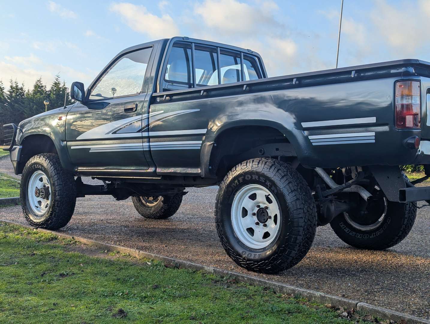 <p>1994 TOYOTA HI-LUX 4X4 PICK-UP</p>